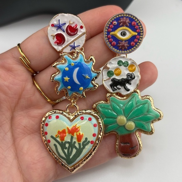 Colorful Enamel Statement Earrings โจ - Picture 4 of 10